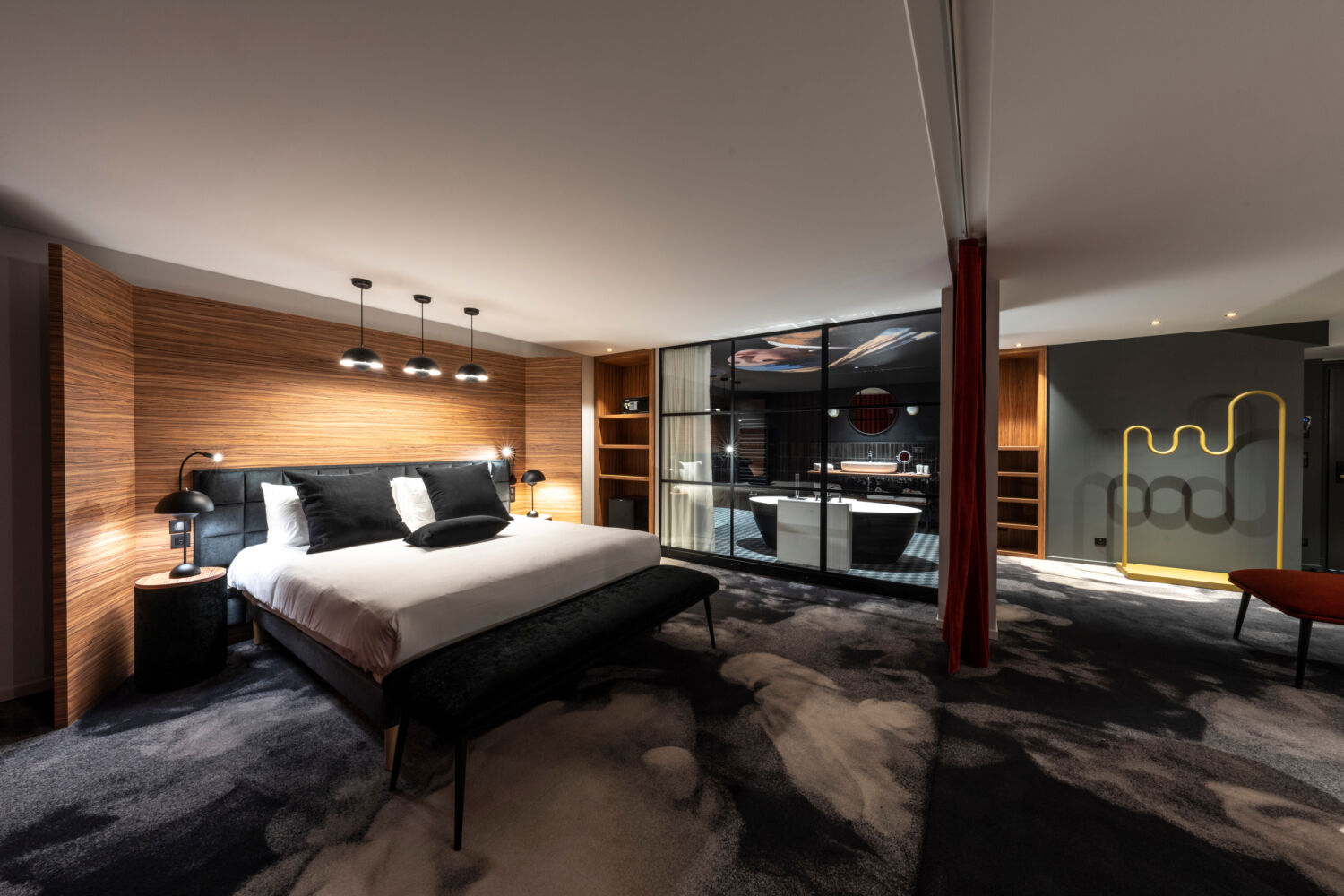 Aménagement et menuiserie pour une chambre d'hôtel - Ébénisterie de Carouge à Thônes