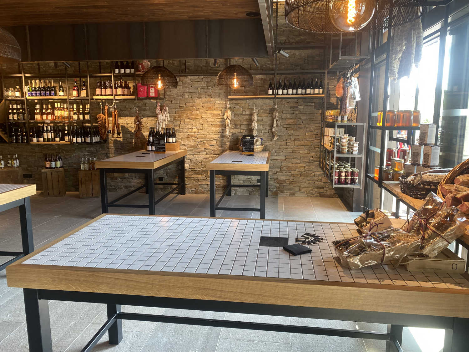 Aménagement et menuiserie pour un magasin - Ébénisterie de Carouge à Thônes