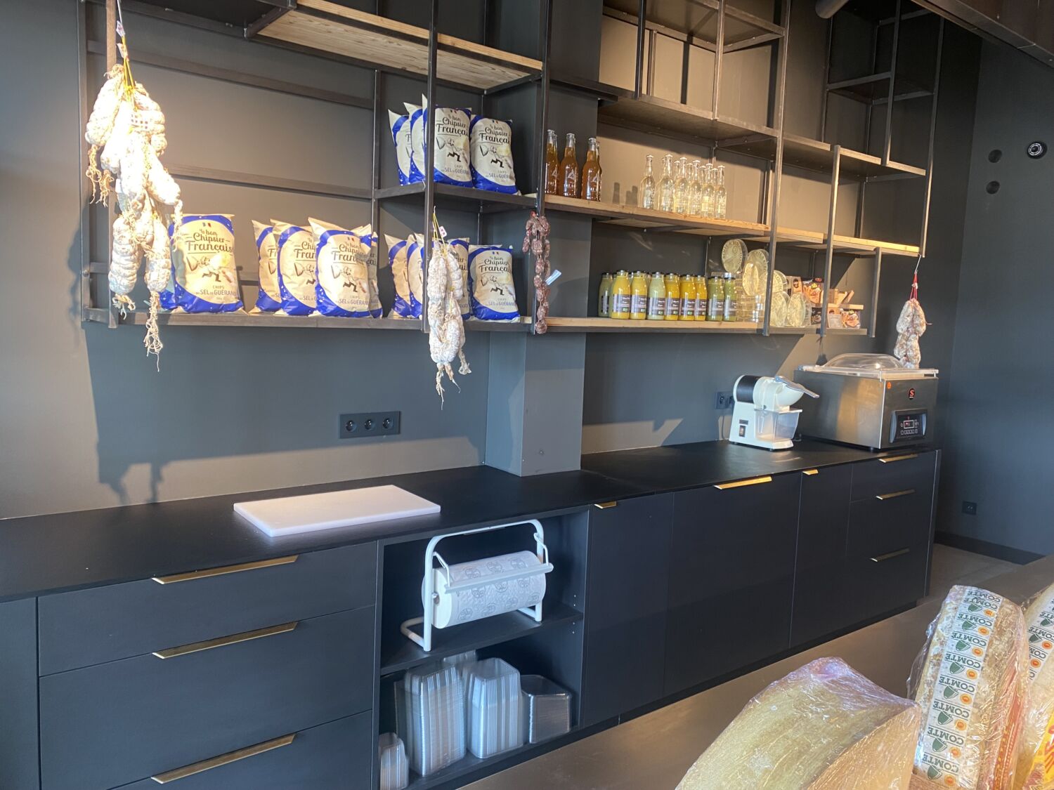 Aménagement et menuiserie pour un magasin - Ébénisterie de Carouge à Thônes