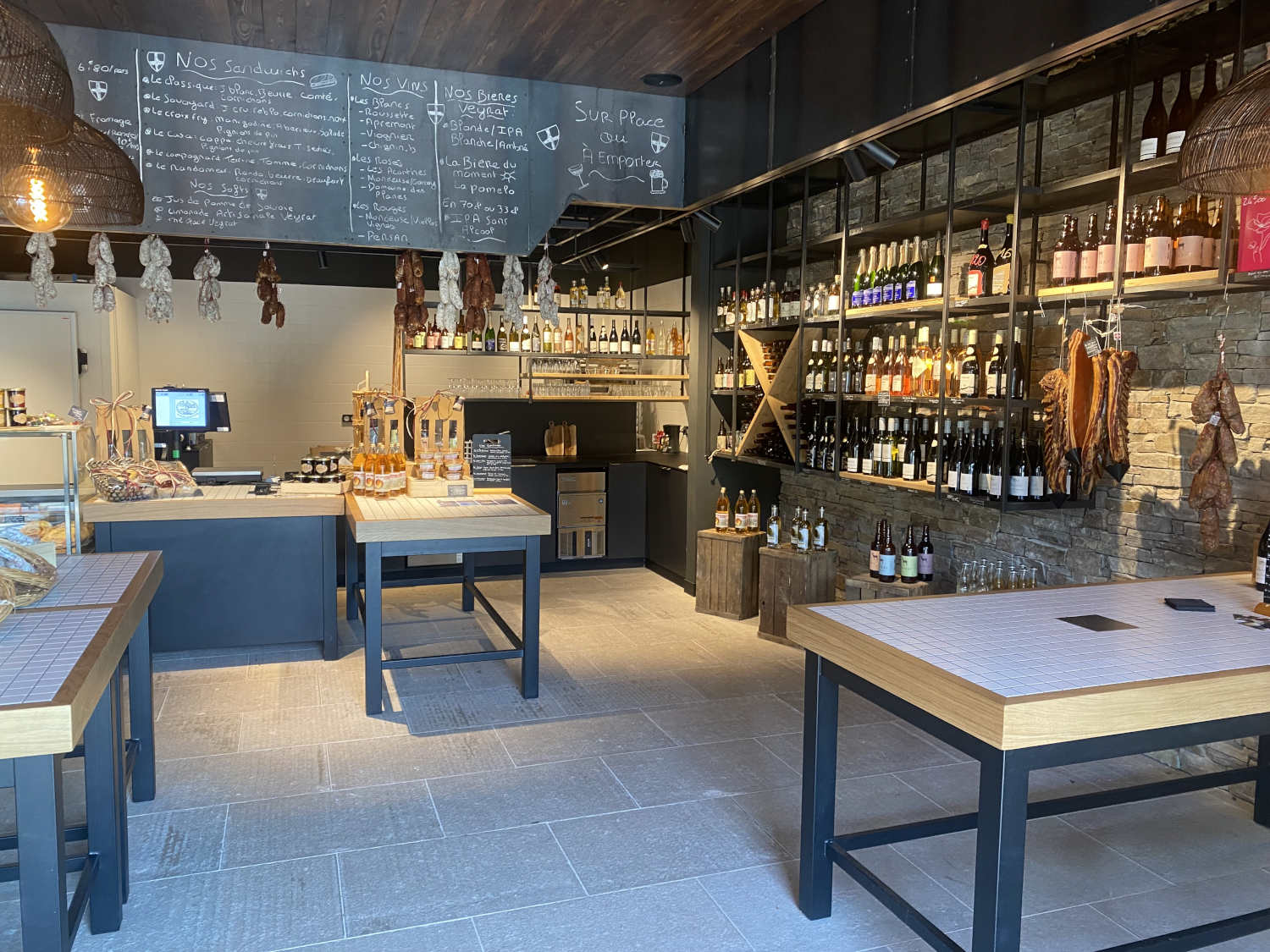 Aménagement et menuiserie pour un magasin - Ébénisterie de Carouge à Thônes