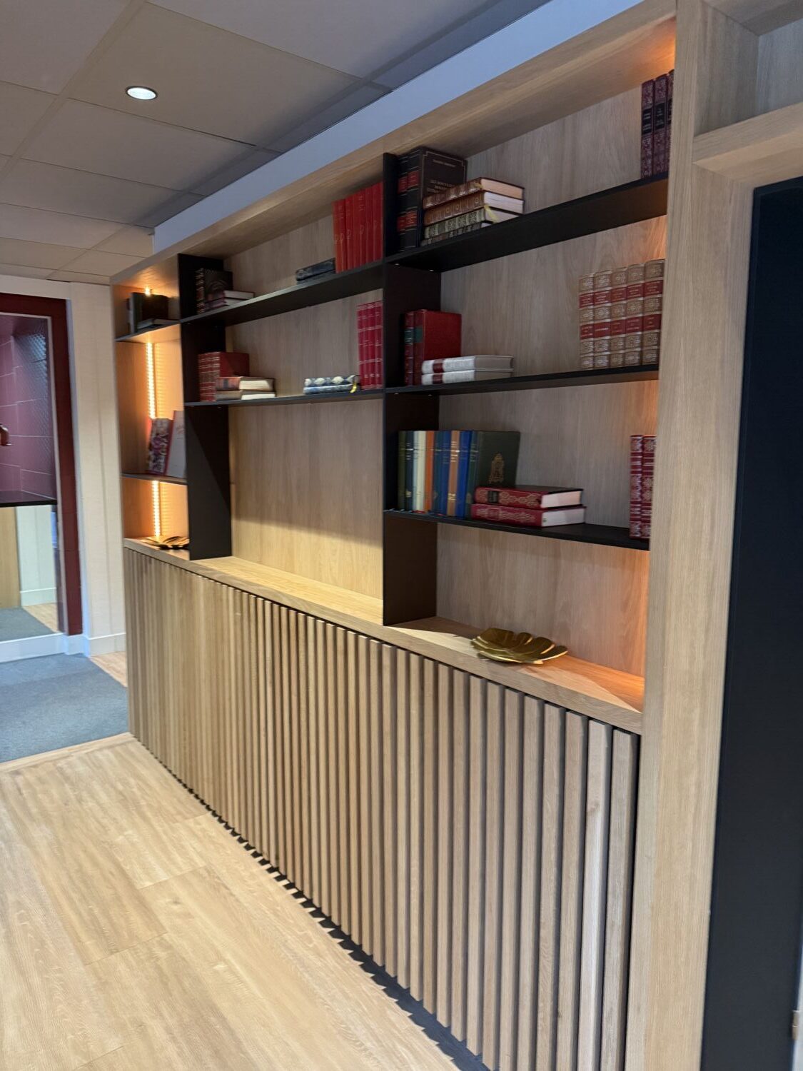 Aménagement et menuiserie pour un hôtel - Ébénisterie de Carouge à Thônes